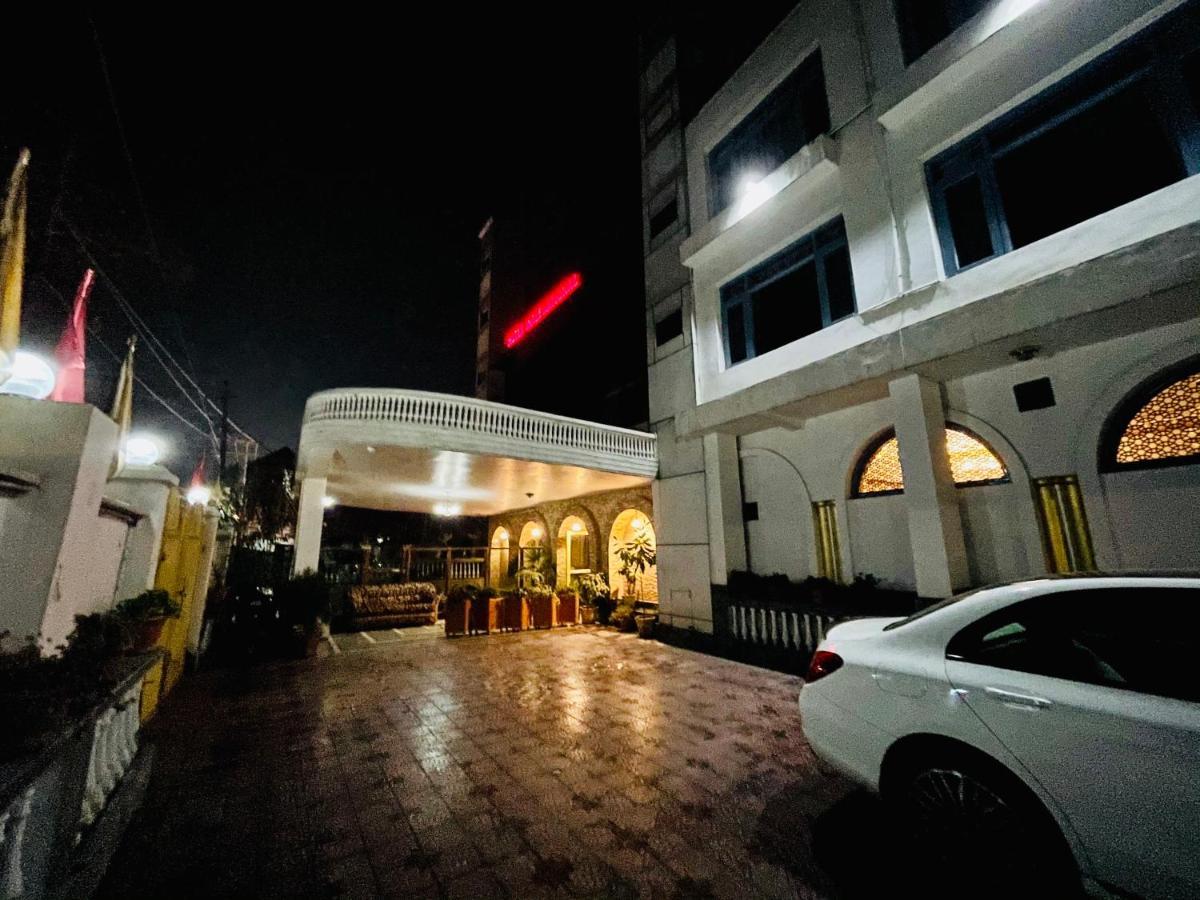 Hotel International Srinagar Экстерьер фото