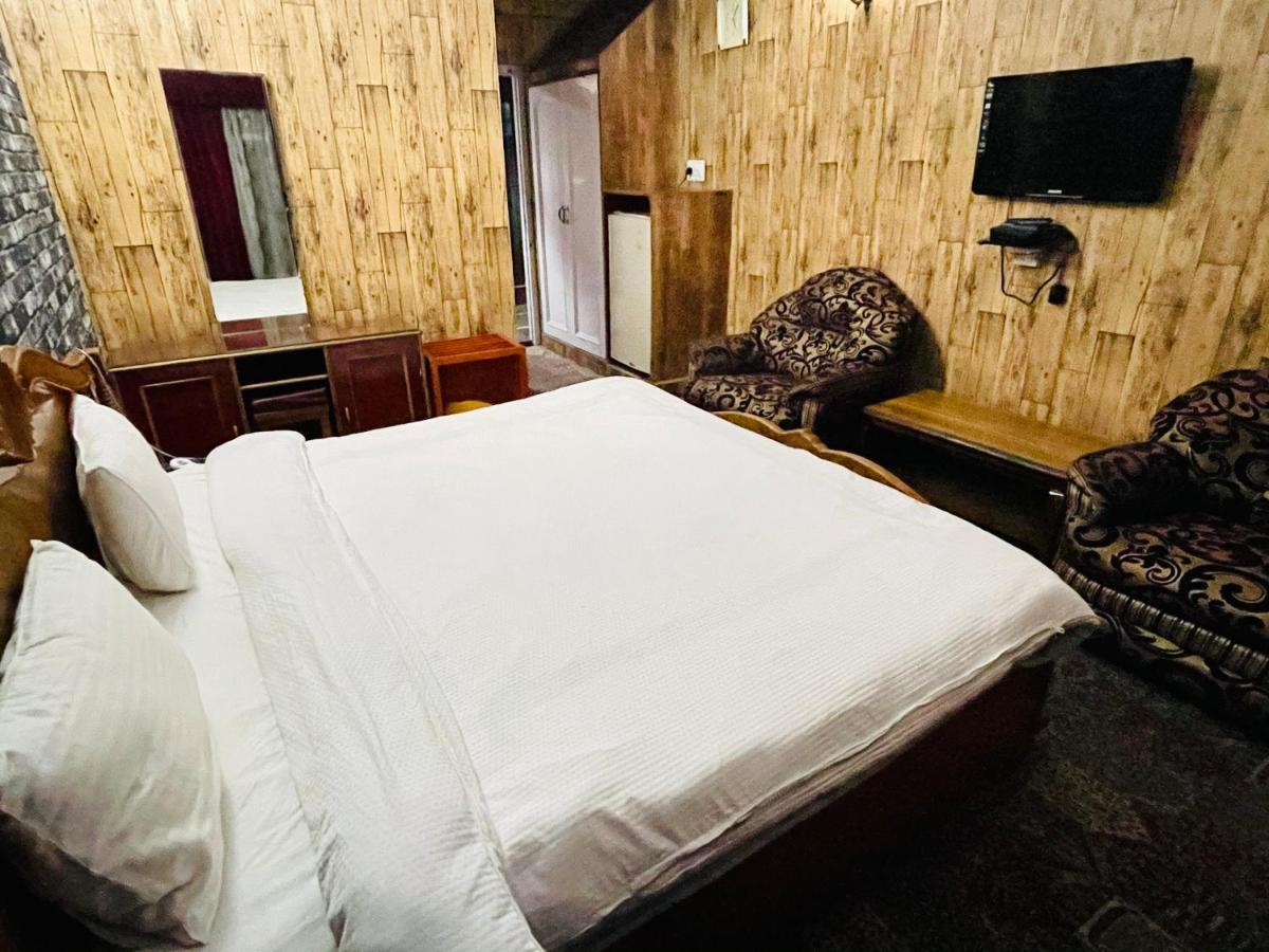 Hotel International Srinagar Экстерьер фото