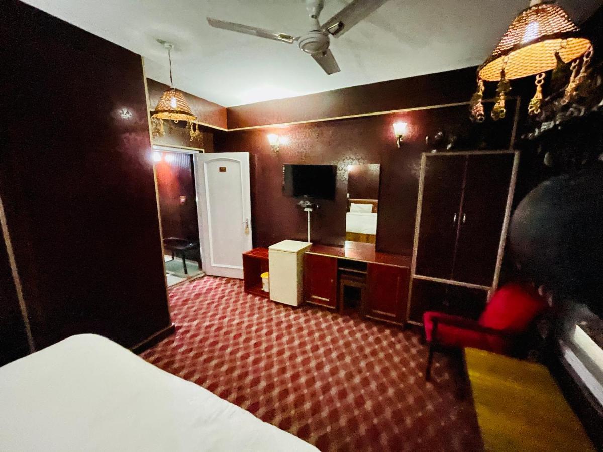 Hotel International Srinagar Экстерьер фото