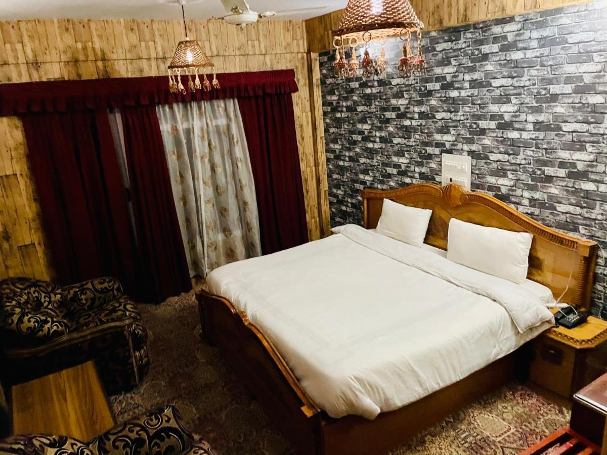 Hotel International Srinagar Экстерьер фото
