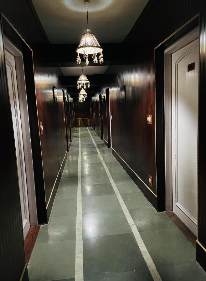 Hotel International Srinagar Экстерьер фото