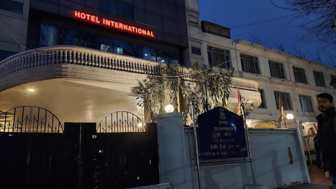 Hotel International Srinagar Экстерьер фото