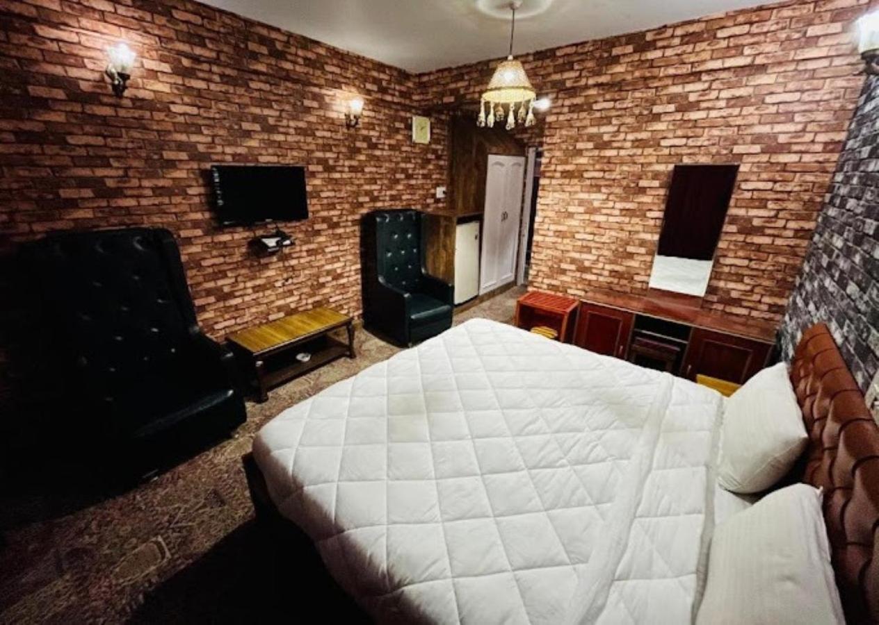 Hotel International Srinagar Экстерьер фото