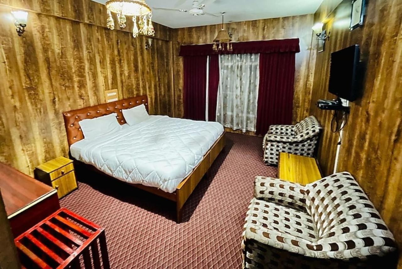 Hotel International Srinagar Экстерьер фото